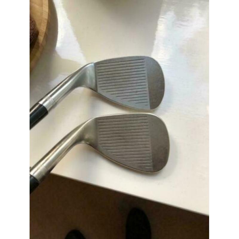 Titleis Vokey wedges 46 en 50 gr. met wedgeflex shaft