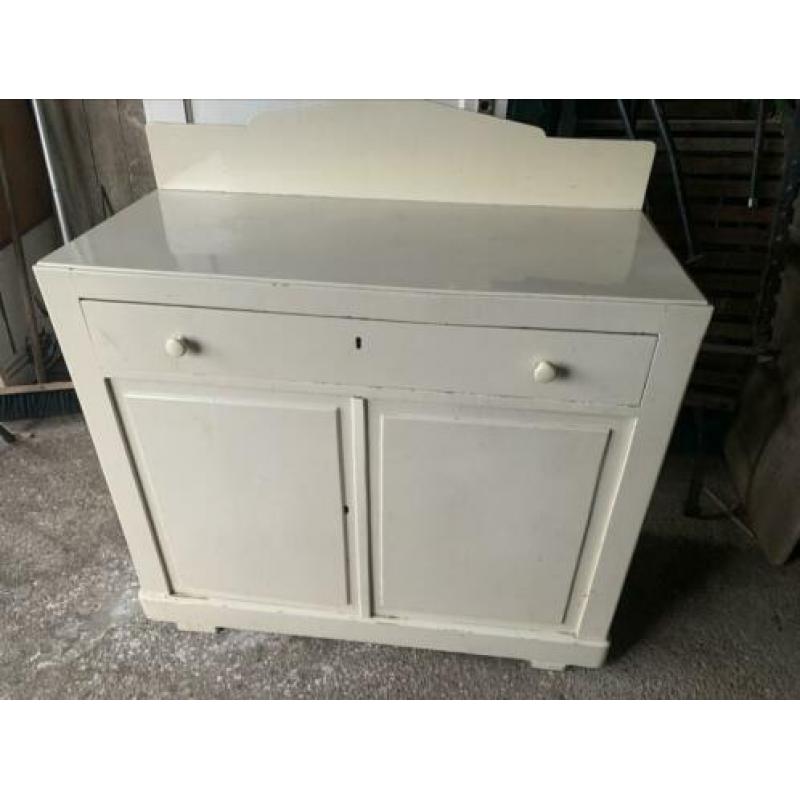 Vintage commode
