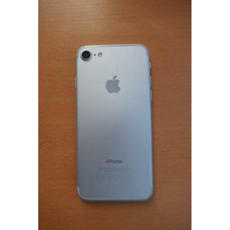 Apple iPhone 7 32GB Zilver. In nieuwstaat