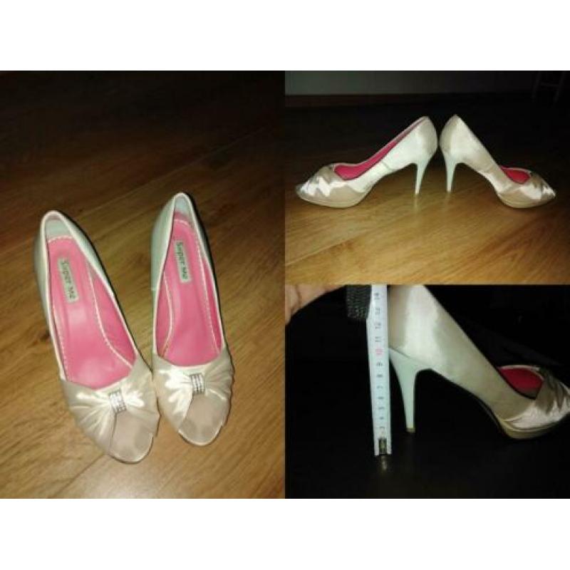 Trouwjurk (kort, strapless)