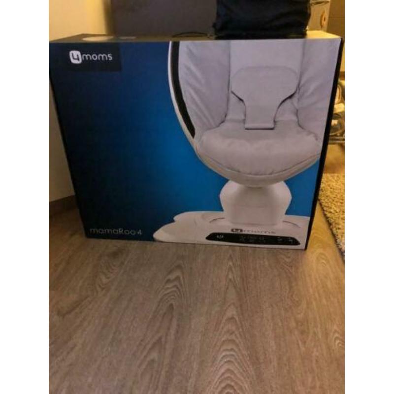 4moms mamaroo 4 zilver grijs inclusief verkleiner NIEUW