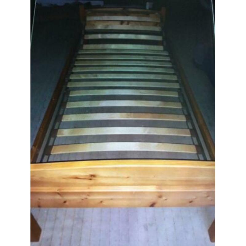 Te koop eenpersoons bed 90x200cm