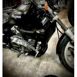 Honda Super Magna 750. Loopt mooi, lekker snel en oersterk!