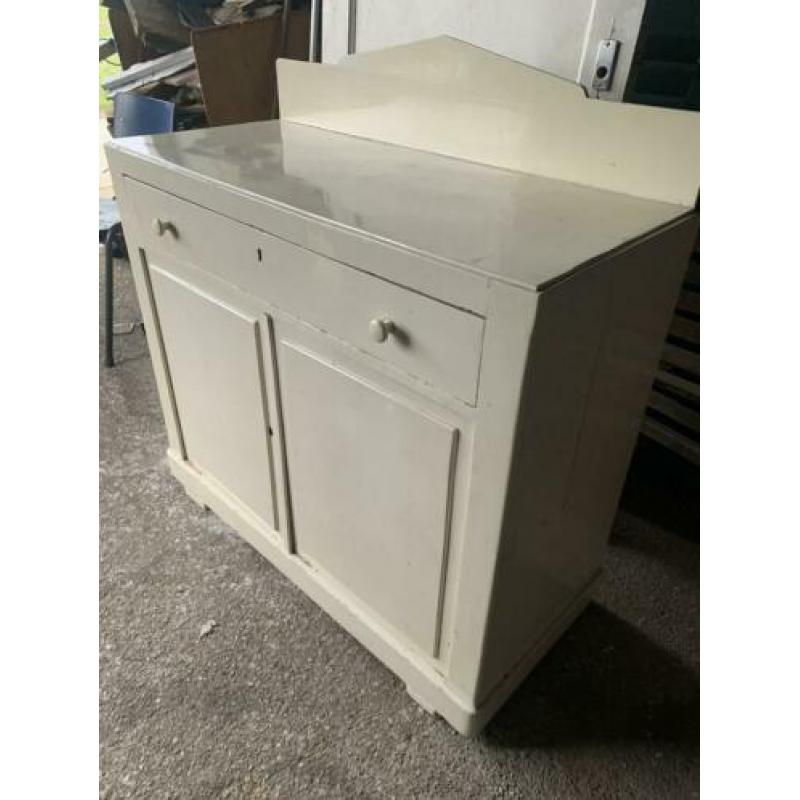 Vintage commode