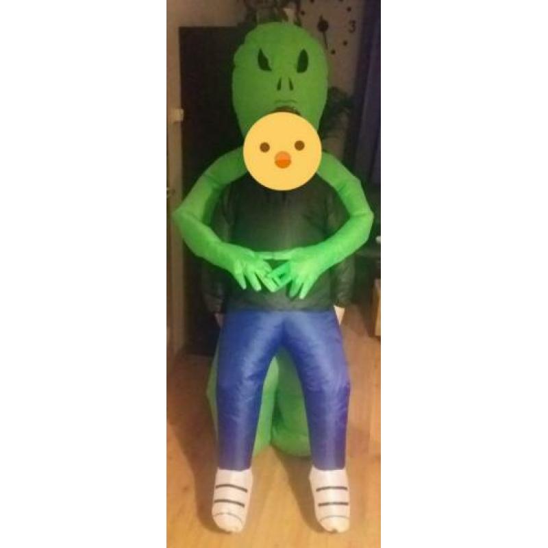 Carnavalspak alien. Opblaasbaar dmv batterijen, 1x gedragen