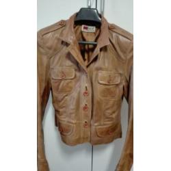 Te koop, leren damesjas bruin. Mt.40