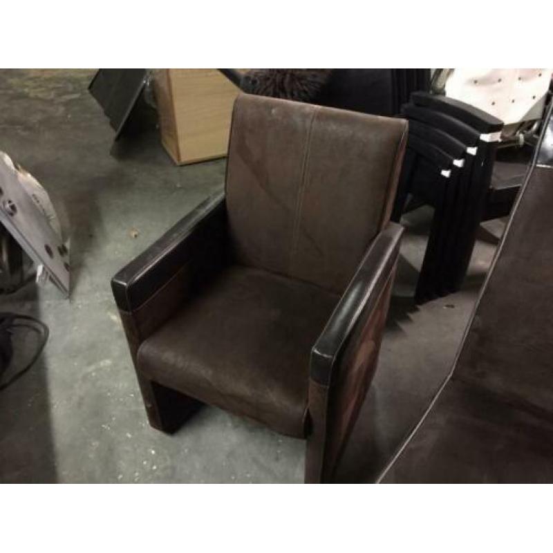 6x bruine stoelen