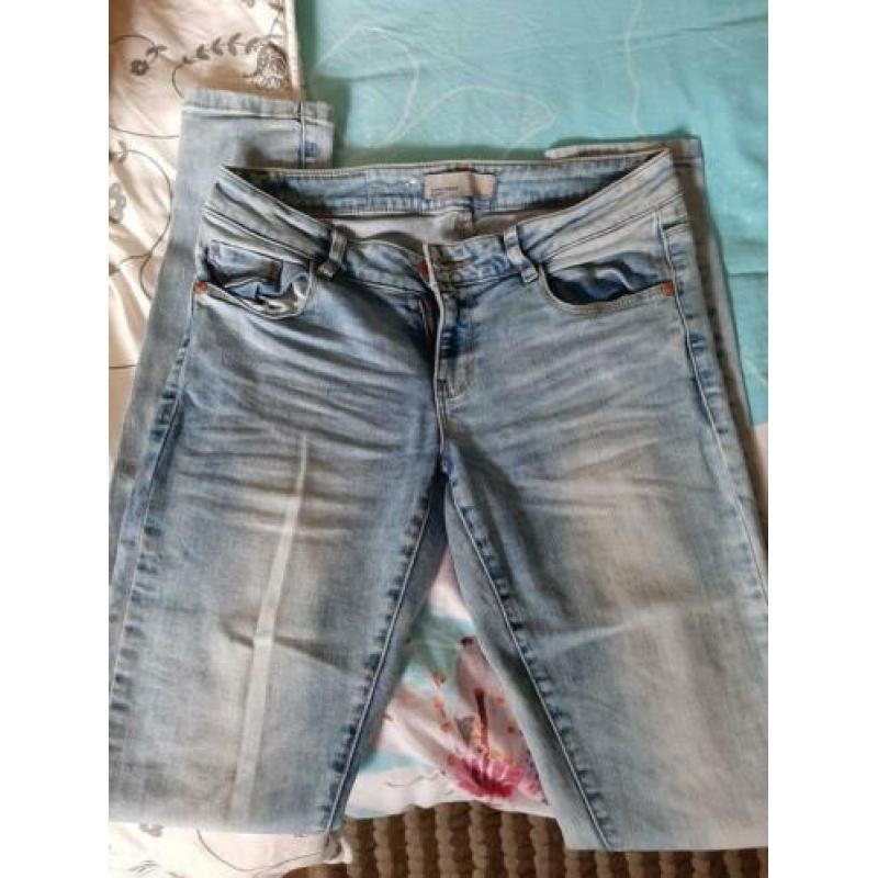 Spijkerbroek Vero Moda maat 28/34