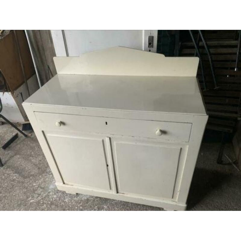 Vintage commode