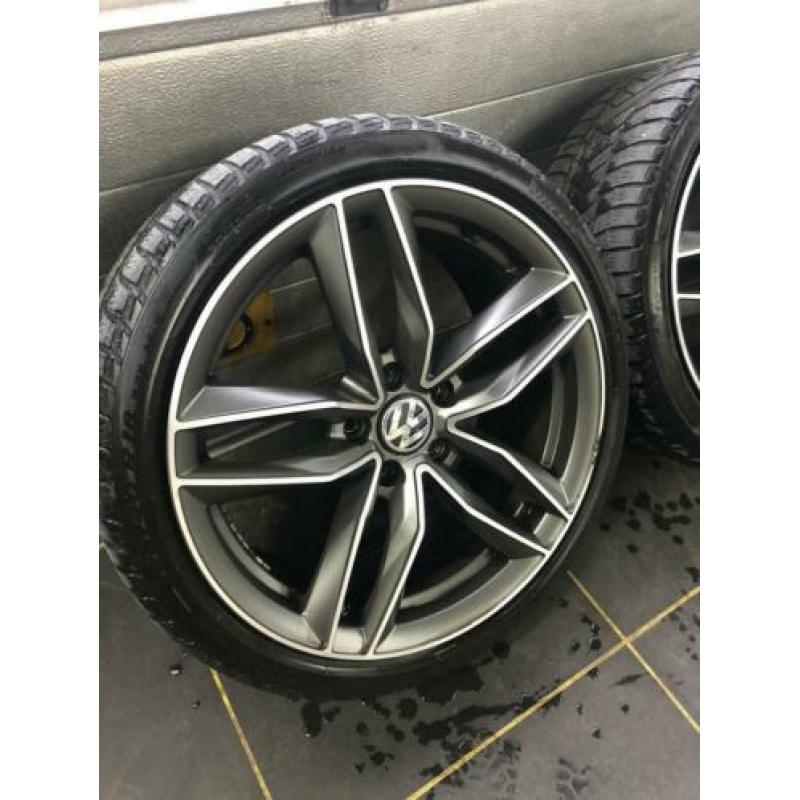 Volkswagen Audi seat Skoda 18 inch velgen met banden. 5x112