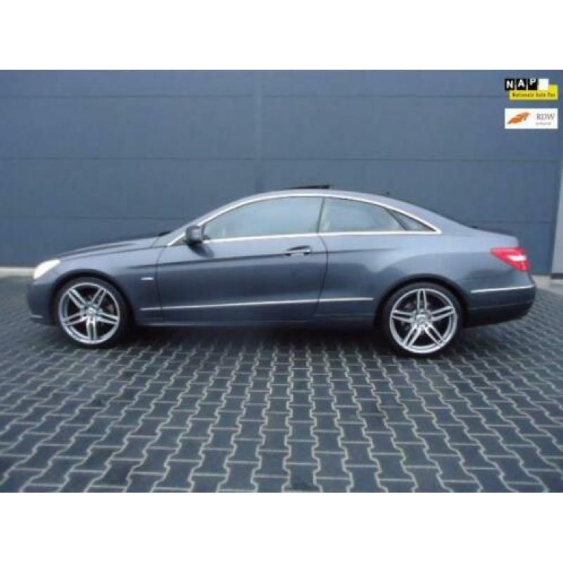 Mercedes-Benz E-klasse Coupé 200 CGI Avantgarde AMG met pano