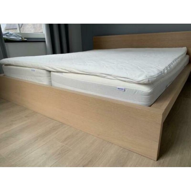 Malm bed 180 x 200 inclusief topper van 7cm
