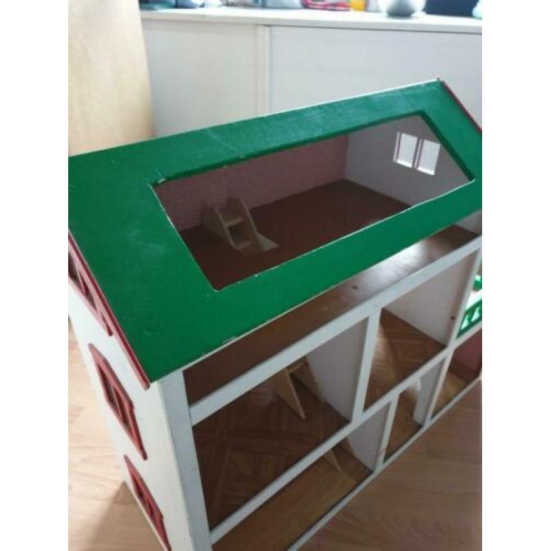 Uniek handgemaakt poppenhuis