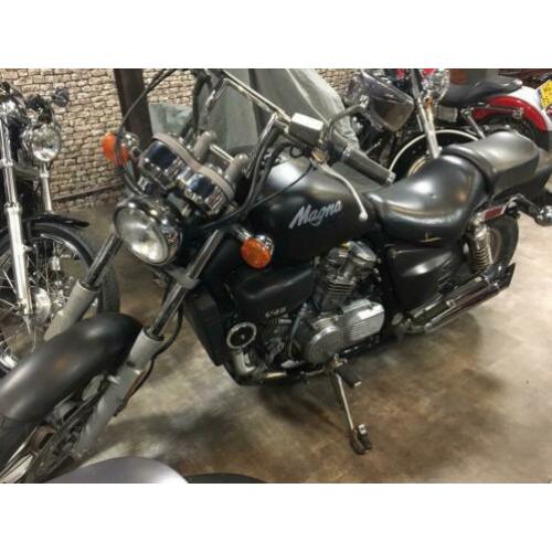 Honda Super Magna 750. Loopt mooi, lekker snel en oersterk!