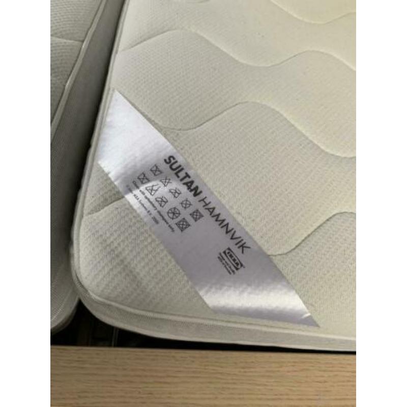 Malm bed 180 x 200 inclusief topper van 7cm