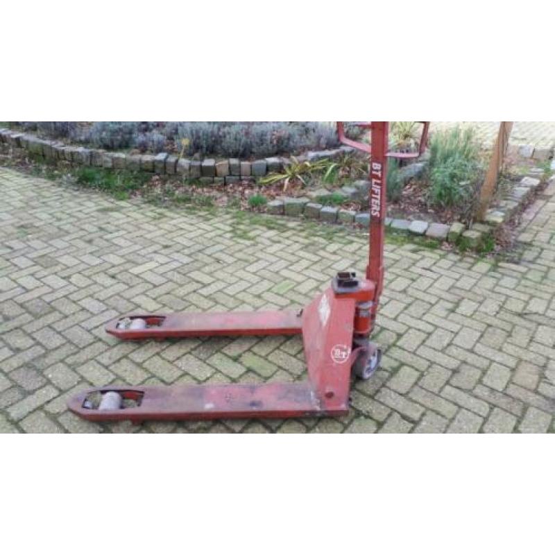 BT lifters palletwagen breed.