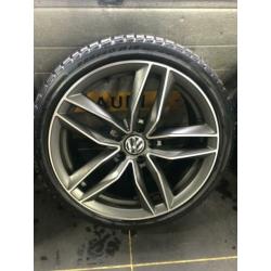 Volkswagen Audi seat Skoda 18 inch velgen met banden. 5x112