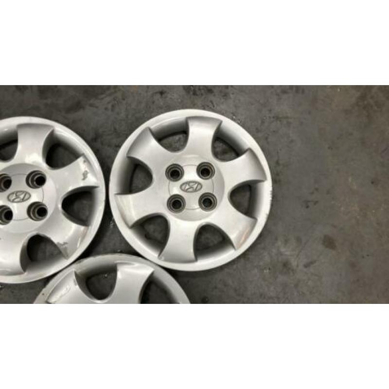 Wieldoppen set 14 inch Hyundai origineel