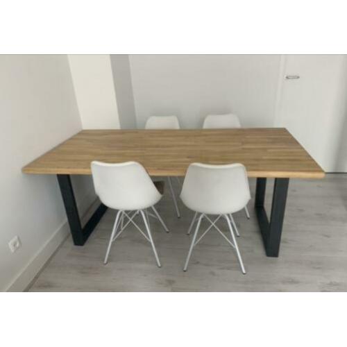 VANDAAG OF MORGEN OPHALEN! Houten tafel met stalen poten