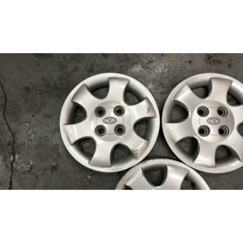 Wieldoppen set 14 inch Hyundai origineel