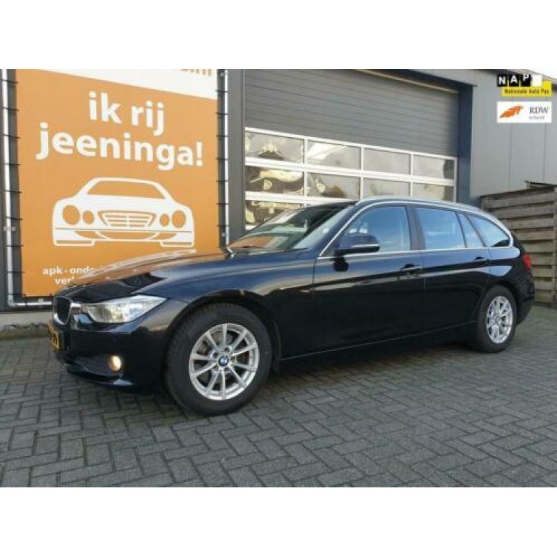 BMW 3-serie Touring 320d High Executive met Afneembare trekh