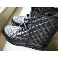 dr martins maat 39 (nieuw)