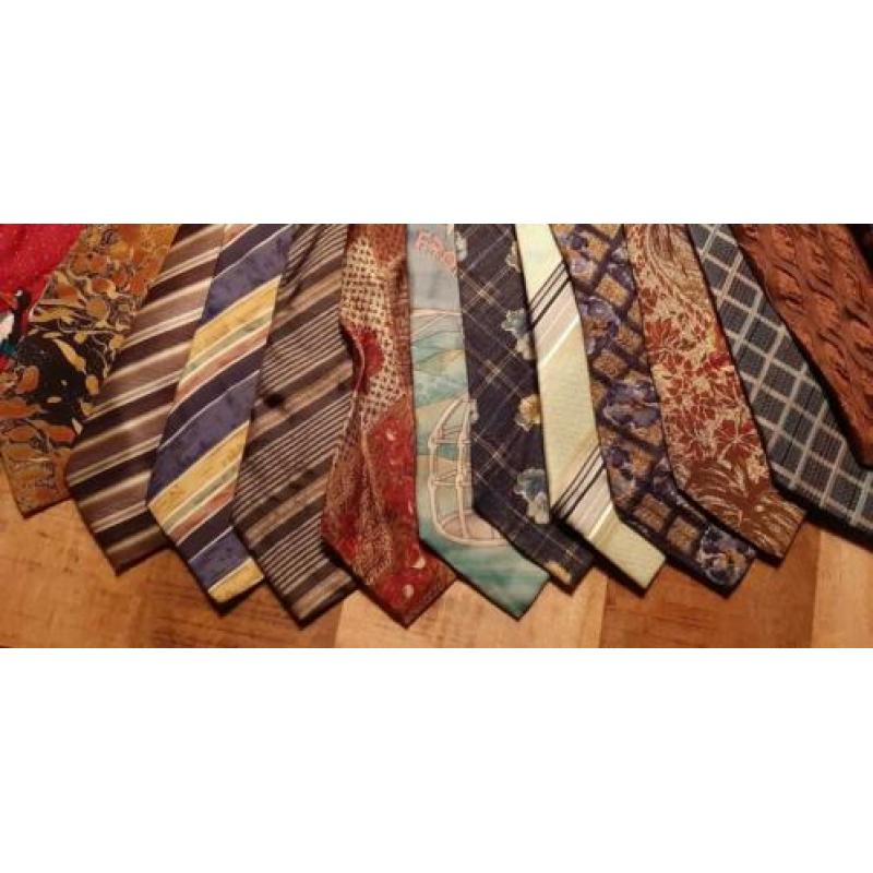 19 verschillende stropdassen.