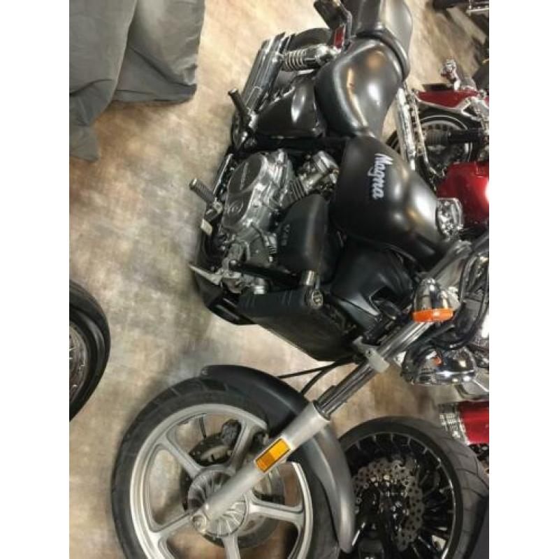 Honda Super Magna 750. Loopt mooi, lekker snel en oersterk!