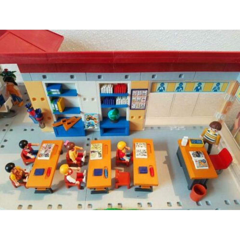 Playmobil grote school 4324 in uitstekende staat