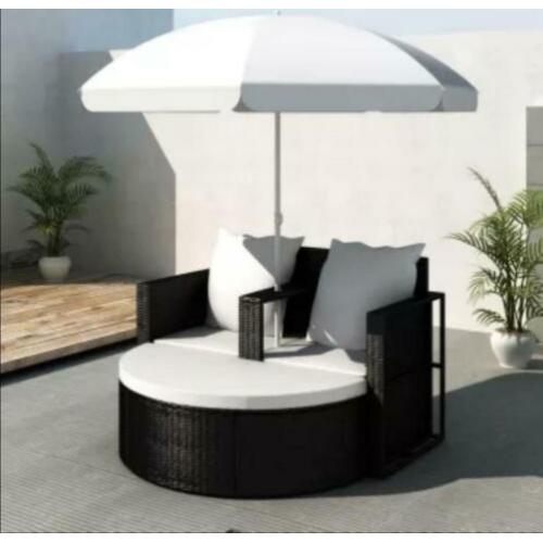 Loungebed met parasol en kussens