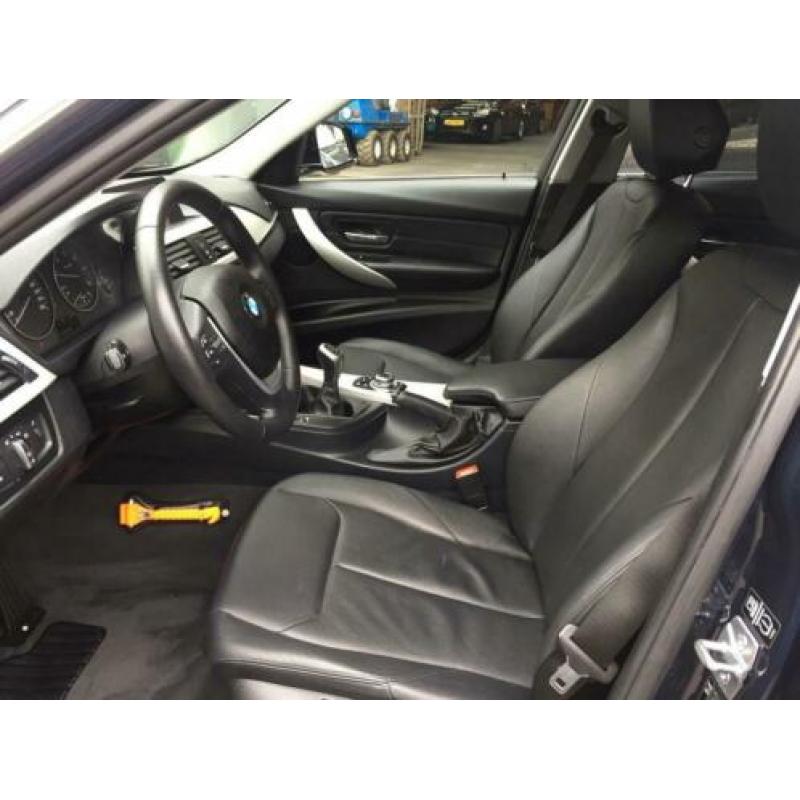 BMW 3 Serie Touring 320D HIGH EXECUTIVE 184PK NAVI-LEDER-XEN