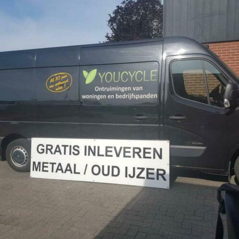 Gezocht kapotte kruiwagen van metaal