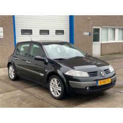 Renault Mégane 2.0-16V Privilège Luxe AIRCO ! SUPER MOOI ! K