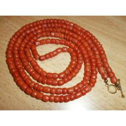 Ca 1900 Nederlandse Bloedkoraal collier 105 cm
