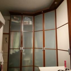 TEAB Grote Ikea hoekklerenkast met spotjes
