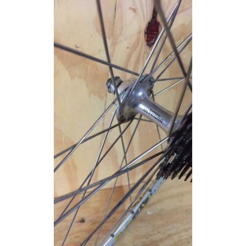 9 speed Shimano ultegra mavic open draadband racefiets wiel