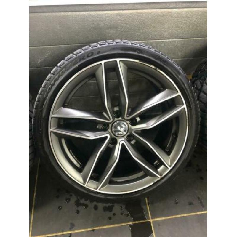 Volkswagen Audi seat Skoda 18 inch velgen met banden. 5x112