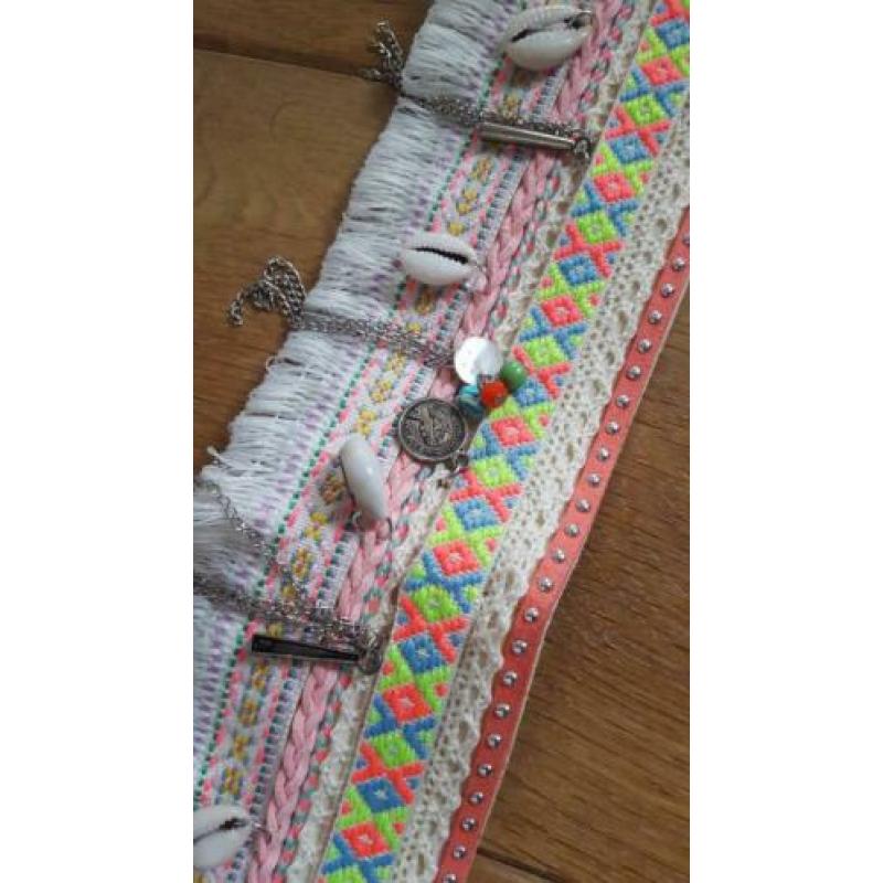 Brede riem ibiza lola amor schelpjes fluor