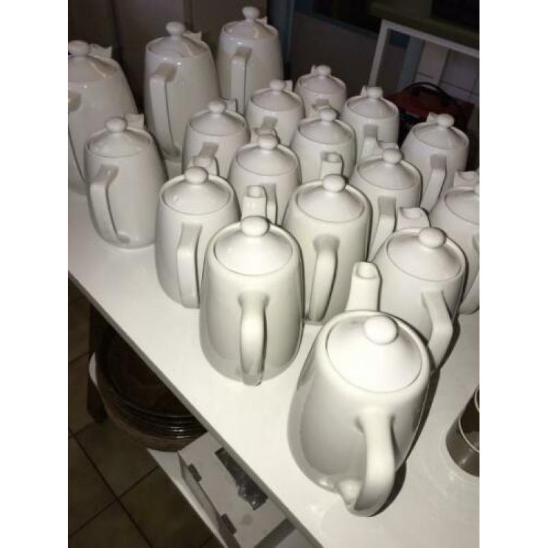 Hotel porcelein servies koffie en thee potten soepkoppen