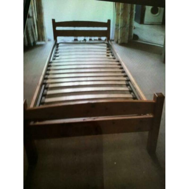 Te koop eenpersoons bed 90x200cm