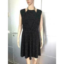 B1469 Nieuw: GUESS: zwart jurkje jurk maat 40=M