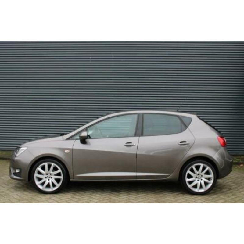 Seat Ibiza 1.2 TSI FR Dynamic Xenon Navigatie (bj 2015)