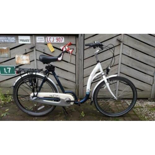 Damesfiets met 3 versnellingen en (lage instap)