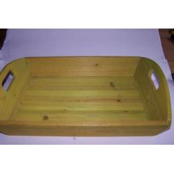 Mooi groenkleurig houten dienblad. 45 x 32. Weinig gebruikt.