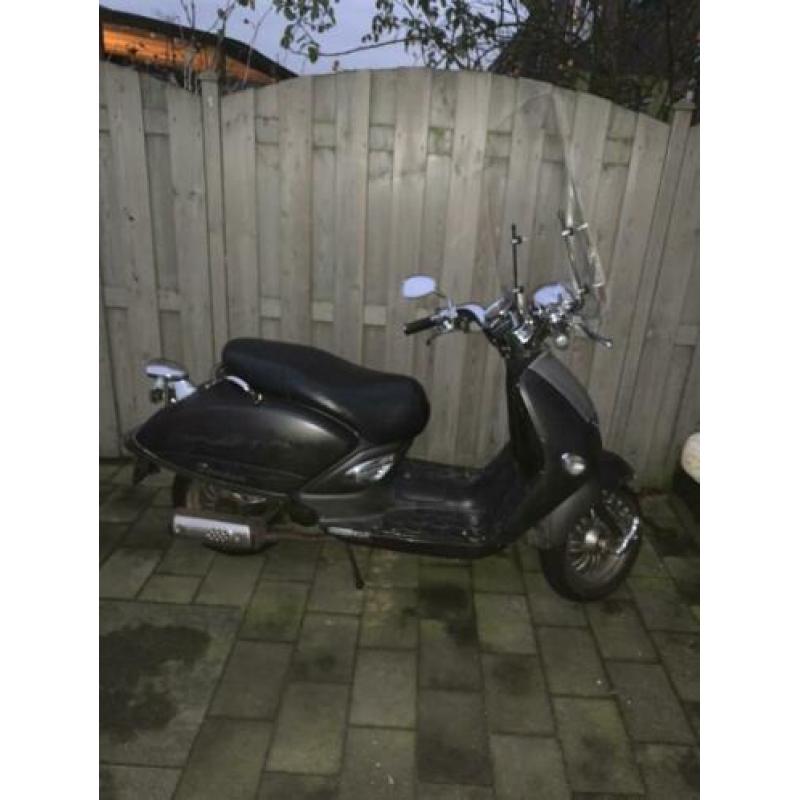 xinix faeder snor scooter