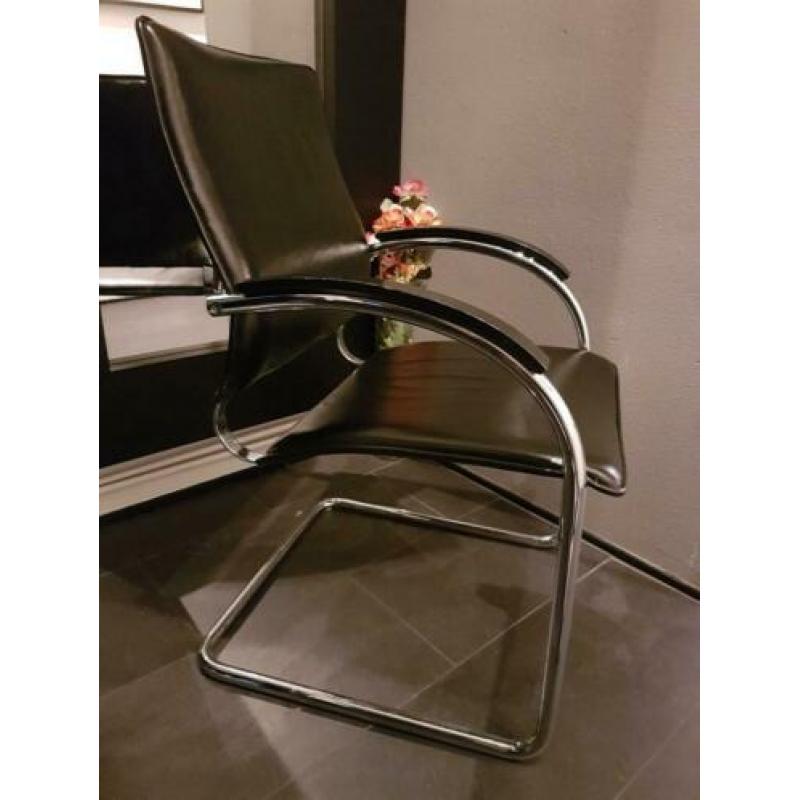 Oldscooldesign Thonet s73 Jozef Carcia zwart leer slede stoe
