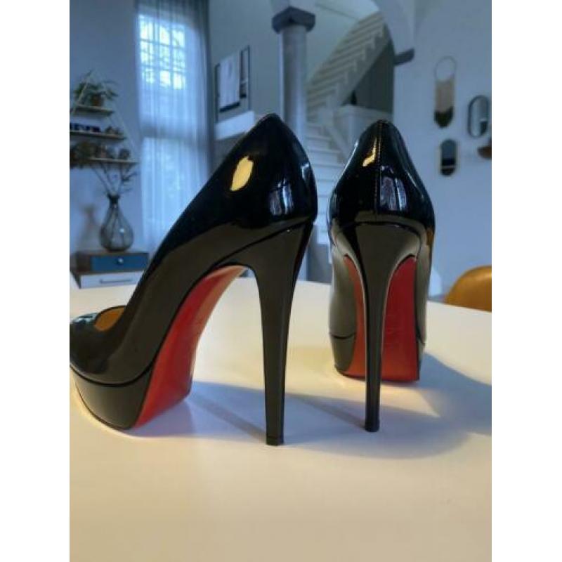 Christian Louboutins Bianca 140 patent calf maat 38