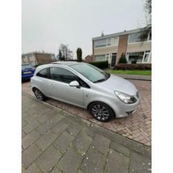 opel corsa 1.2 16v met veel extra 1ste eigenaar