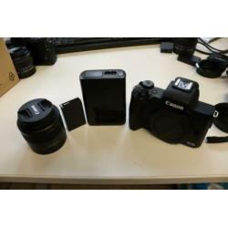 Canon EOS M50+15-45mm F3.5-6.3 IS STM+DCcoupler 3 van 3