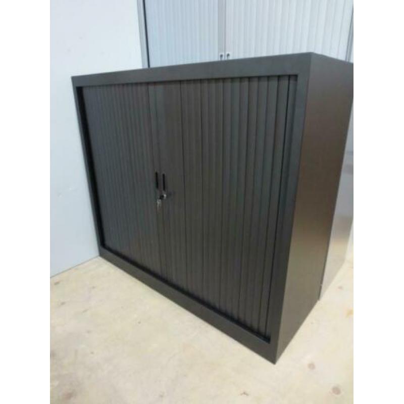Roldeurkast Zwart H105 x B120 x D45 cm
